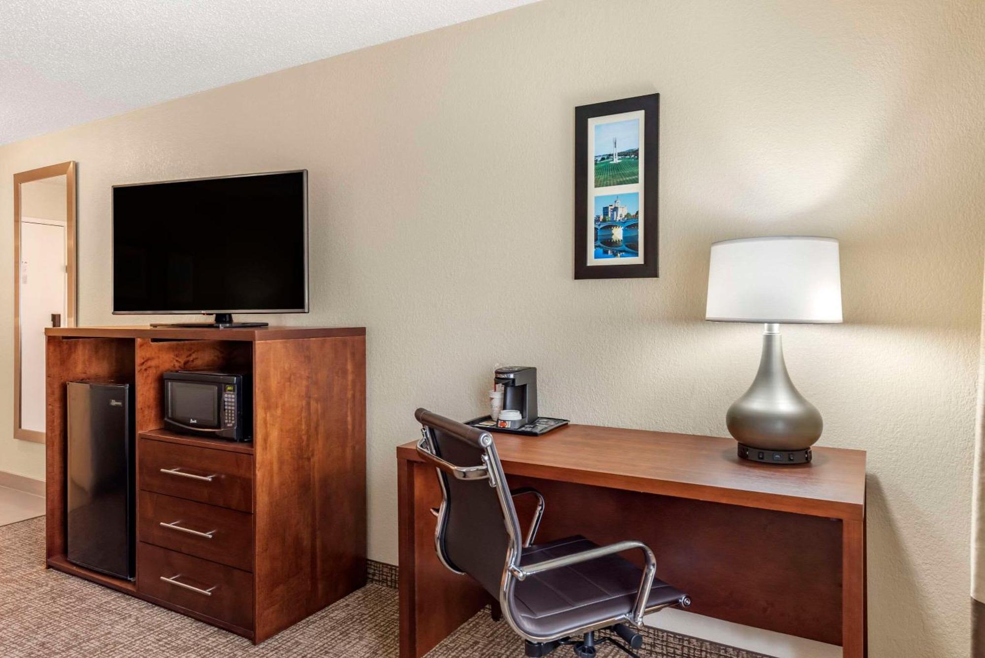 Comfort Inn & Suites Middletown - Franklin Экстерьер фото
